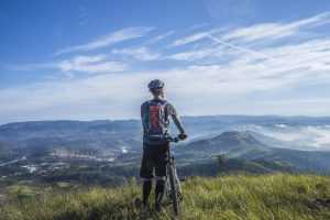 Overzicht van de beste mountainbikes voor avonturiers in 2024 inclusief Trek Fuel EX en Santa Cruz Tallboy