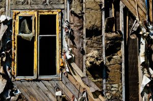 Gids voor woningrenovatie met informatie over kozijnen, deuren en duurzame materialen voor huiseigenaren